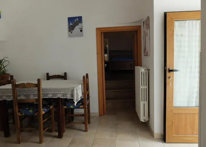 Dom wakacyjny Trullo Chiari Di Bosco *